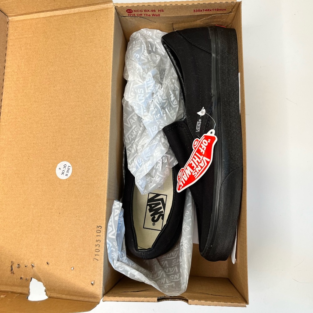 Vans Classic Slip On Black NWT